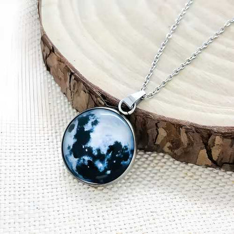 New Glowing Moon Necklace Robykart