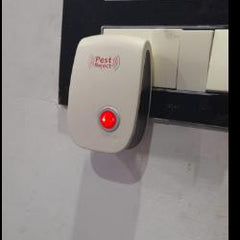 Ultrasonic Pest Repeller for Mosquito, Cockroaches, etc (Pack of 2) Robykart