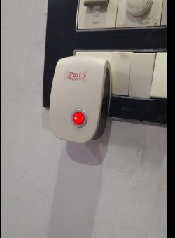 Ultrasonic Pest Repeller for Mosquito, Cockroaches, etc (Pack of 2) Robykart